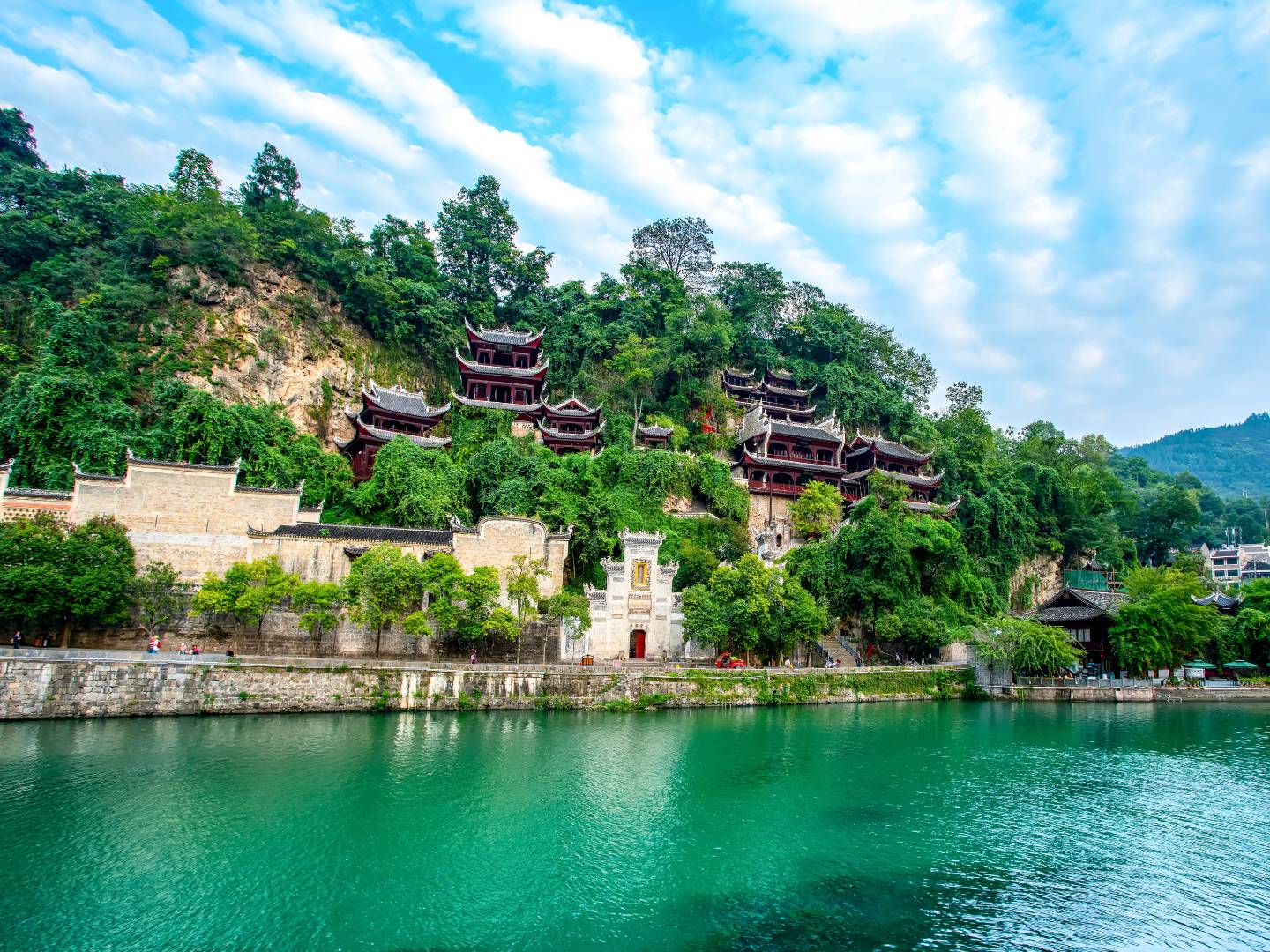貴州省經(jīng)典十日游 （貴陽(yáng)、梵凈山、百里杜鵑、興義、荔波、鎮(zhèn)遠(yuǎn)、千戶苗寨）